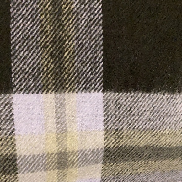 NWOT Tahari Acrylic Reversible Scarf OSFM - Picture 13 of 16